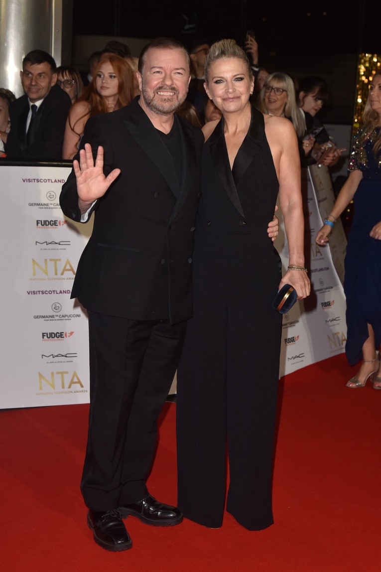 Ricky Gervais ženi se nakon 40 godina veze: "Samo zbog poreza"