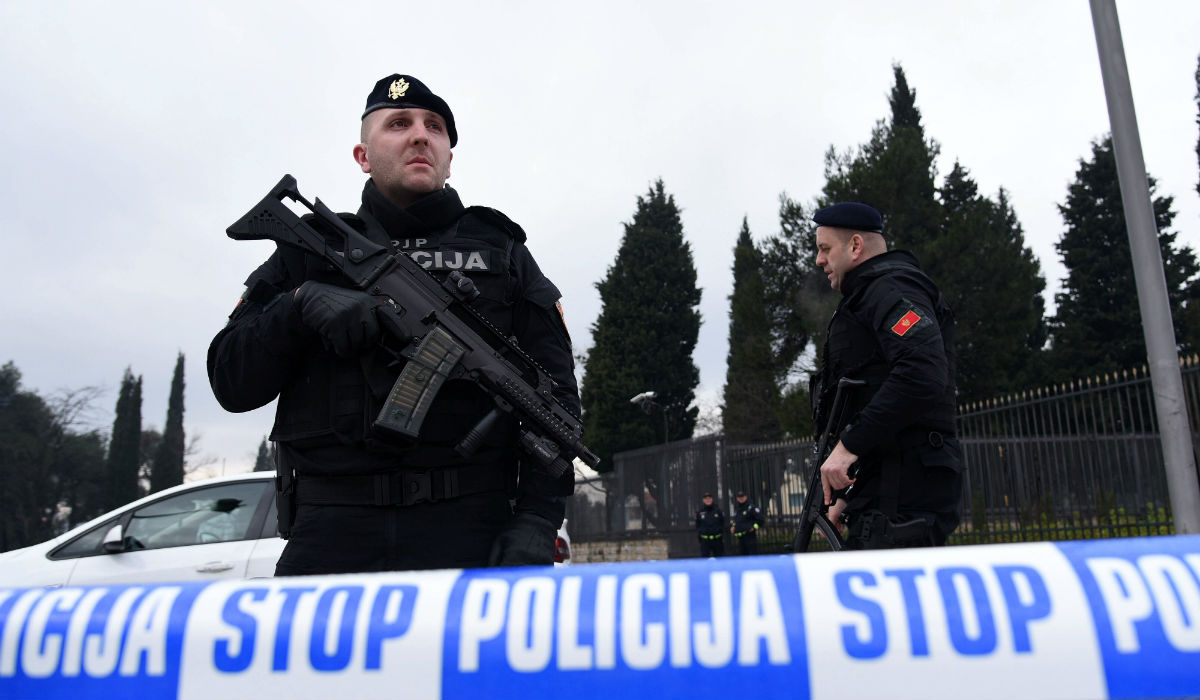 Razbijen lanac krijumčara migranata preko Crne Gore, među njima i policajci