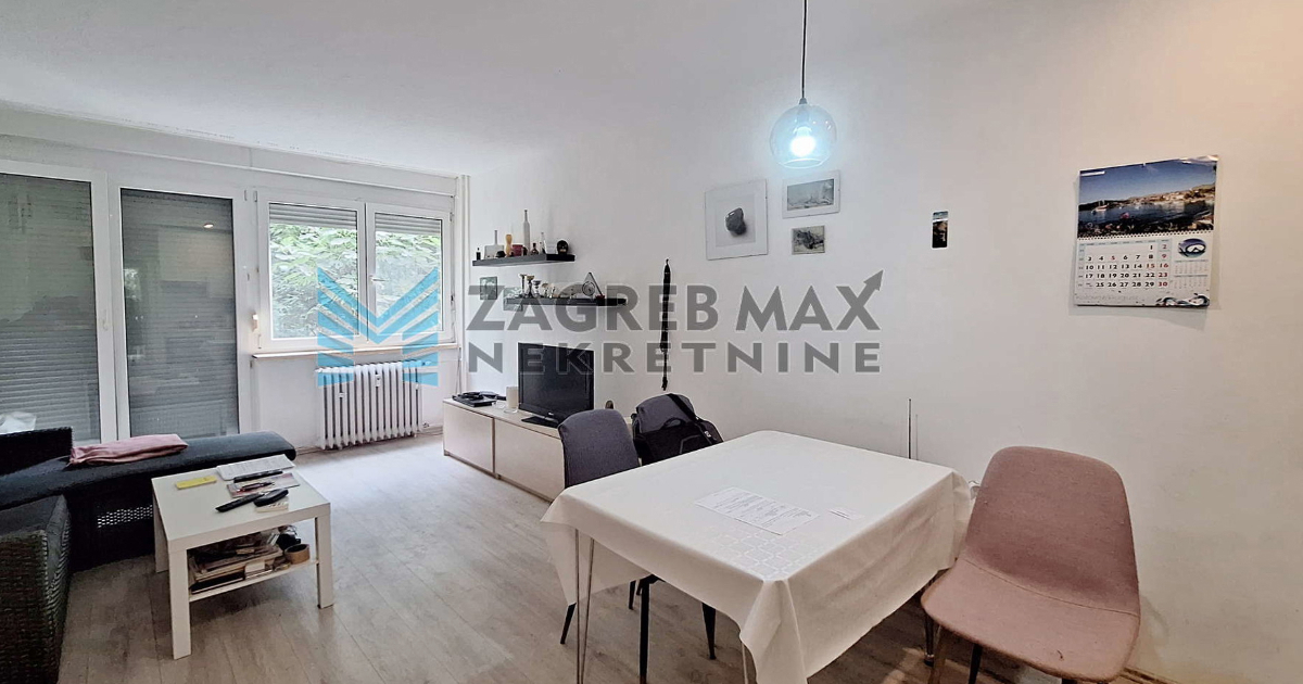 Kuća s dva apartmana i pogledom na more na Pagu prodaje se za 485.000 eura