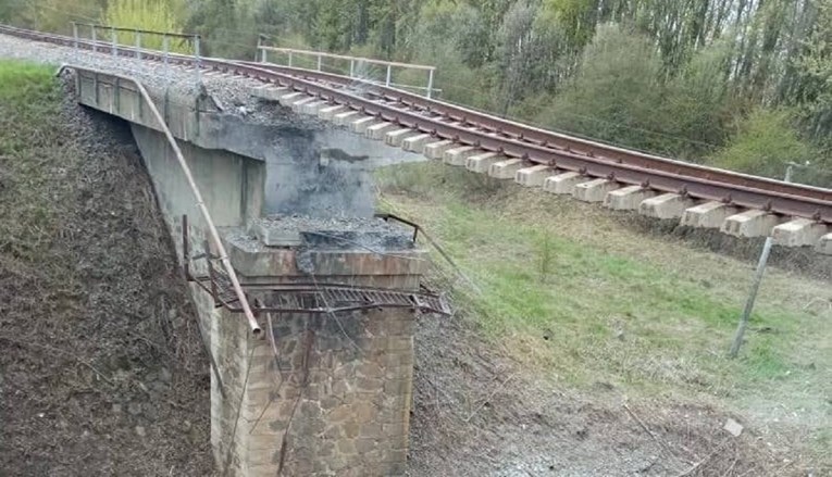 Ukrajinski zastupnik: Ovo je željeznički most u Rusiji. Događa se nešto nevjerojatno