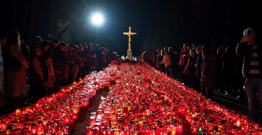 FOTO Ovako večeras izgledaju groblja diljem Hrvatske