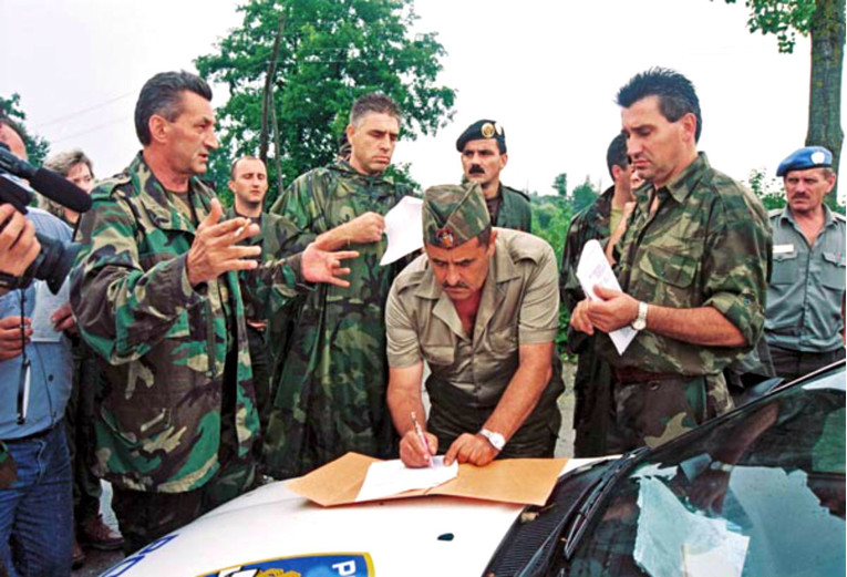 Na današnji dan nastala je čuvena ratna fotografija zaboravljenog Petra Stipetića