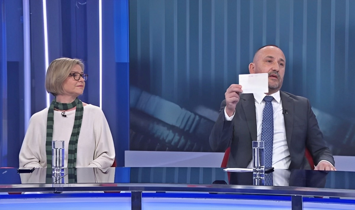 U Otvorenom Benčić kritizirala Plenkovića, Zekanović mahao uplatnicom