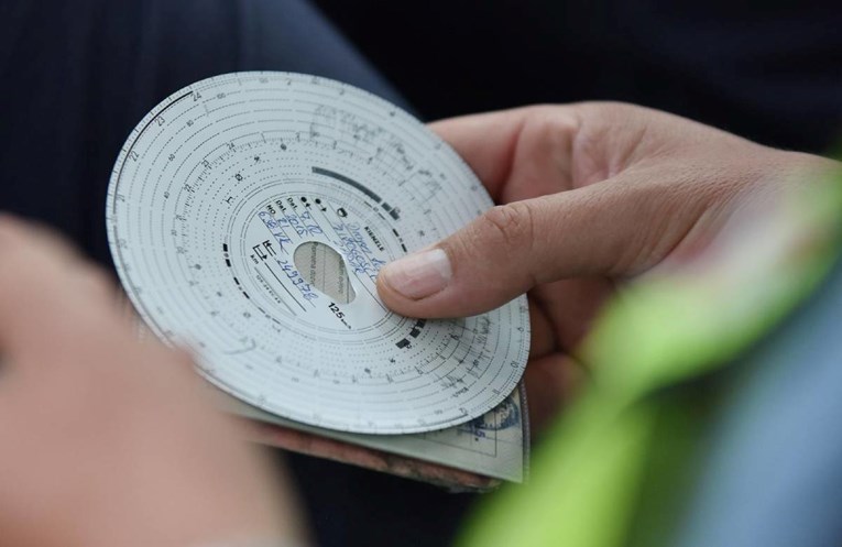 Novi zakon: Vozači kombija moraju ugraditi tahograf za vožnju po EU