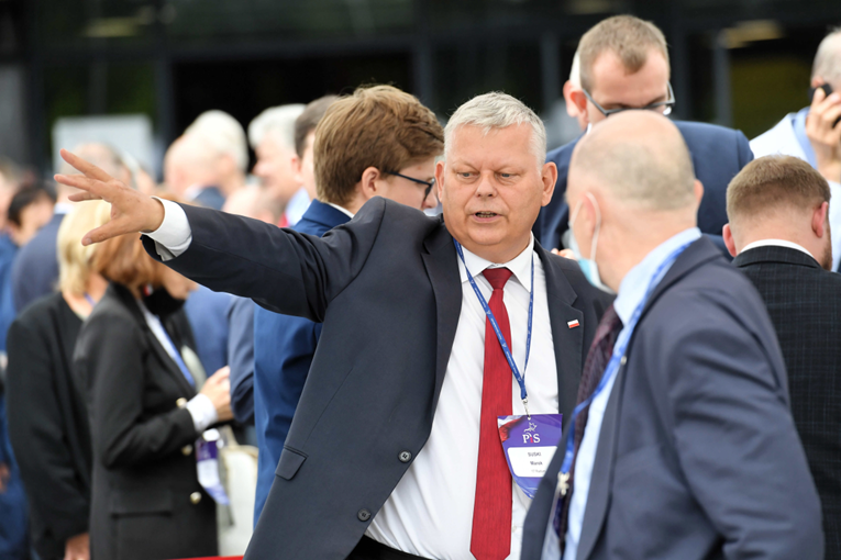 VIDEO Skandal u poljskom parlamentu: "Doviđenja, debili"