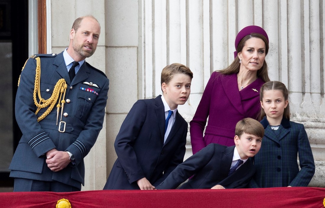 Princ Louis je hit: Na paradi u Londonu radio grimase, vukao Williama za uniformu
