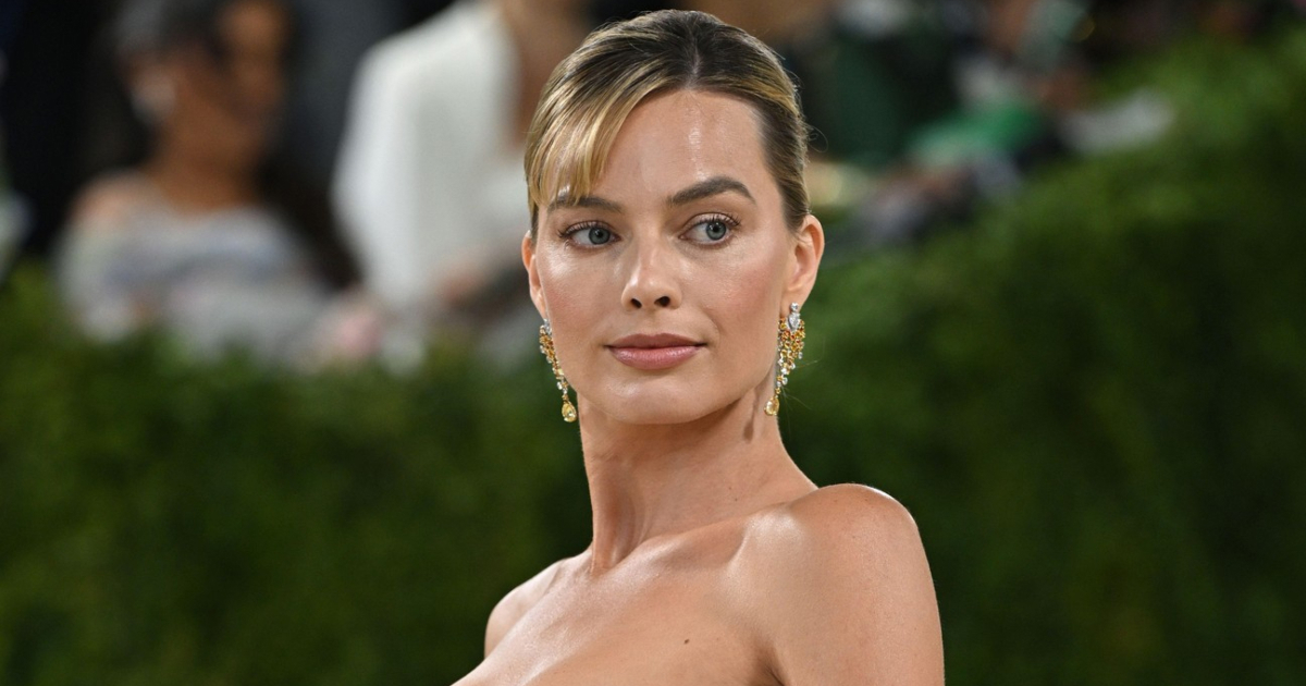 Margot Robbie zablistala u zlatnoj Chanel haljini na Met Gali