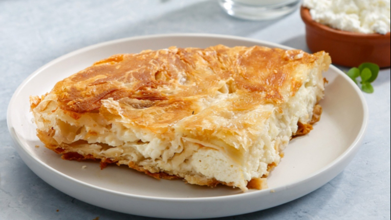 REALNO: Kako nastaje burek koji ima svoje mjesto u svakodnevici