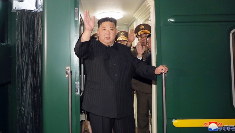 Sjeverna Koreja ispalila balističke rakete par sati prije sastanka Kima i Putina