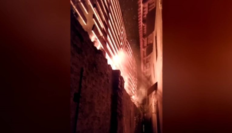 Talijanski mediji: Hrvat u Italiji izazvao požar i čekićem razbijao prozore na kafiću