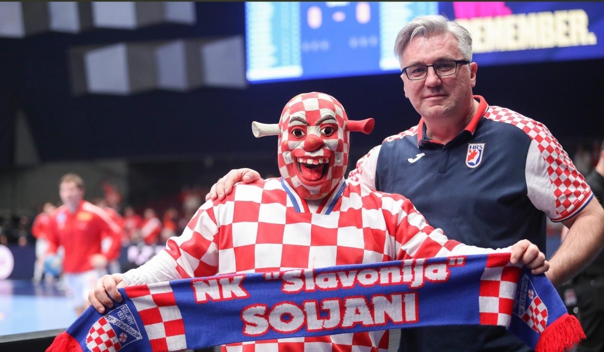 VIDEO Navijači: Doktor nogometa je Modrić, a rukometa Duvnjak
