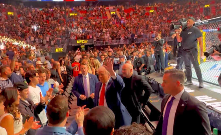 VIDEO Trump na UFC borbi dok su propadali mirovni pregovori s Iranom