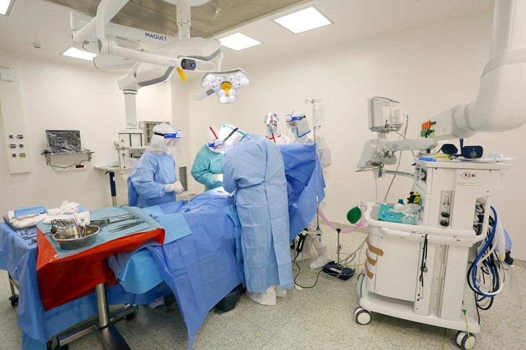 Carski rez na zahtjev: Trebaju li trudnice imati posljednju riječ o načinu poroda?