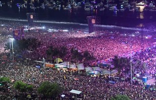 Pop zvijezda sinoć pjevala na Copacabani. Došlo je 1.6 milijuna ljudi