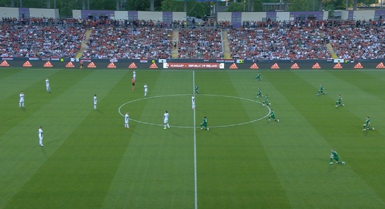 Mađarski navijači izviždali Irce zbog klečanja, a onda se dogodio neočekivan potez