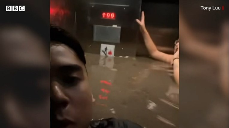 Troje ljudi u SAD-u zaglavilo u liftu nakon što je u njega počela ulaziti voda