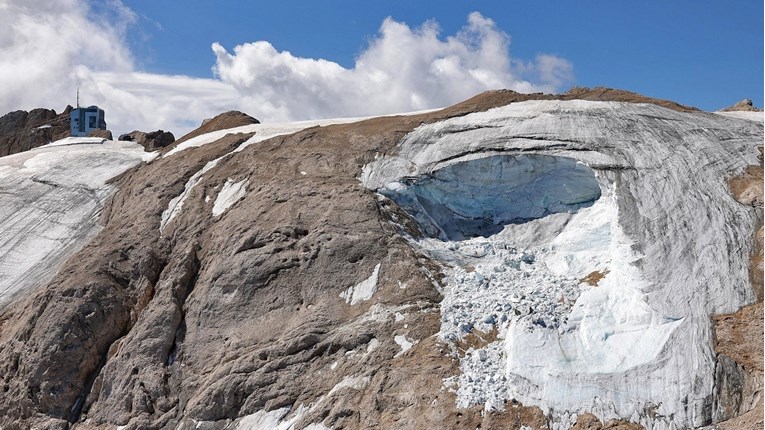 U Italiji nestali planinari nakon urušavanja ledenjaka, osmero ih je locirano