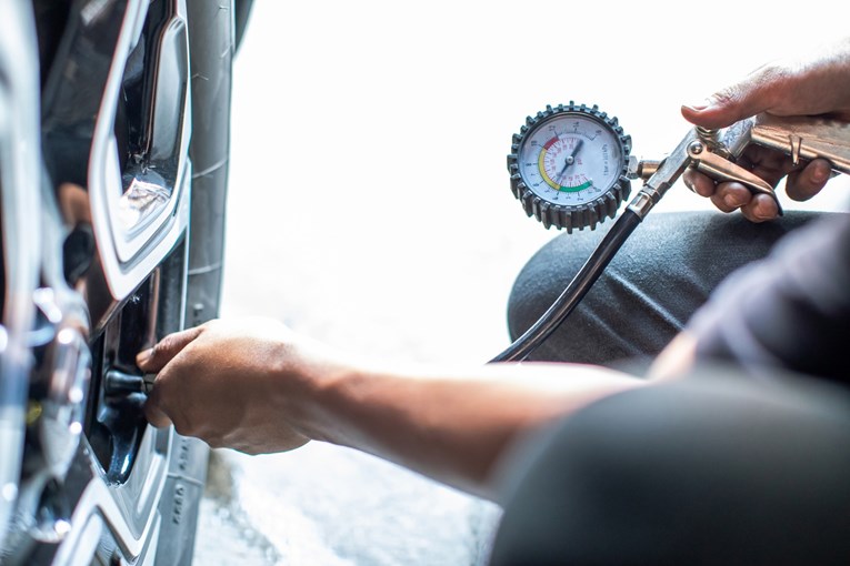 Kako pravilno napumpati gume?