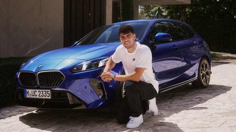 BMW produžuje suradnju s teniskim brojem 1. Alcaraz vozi BMW "jedinicu"