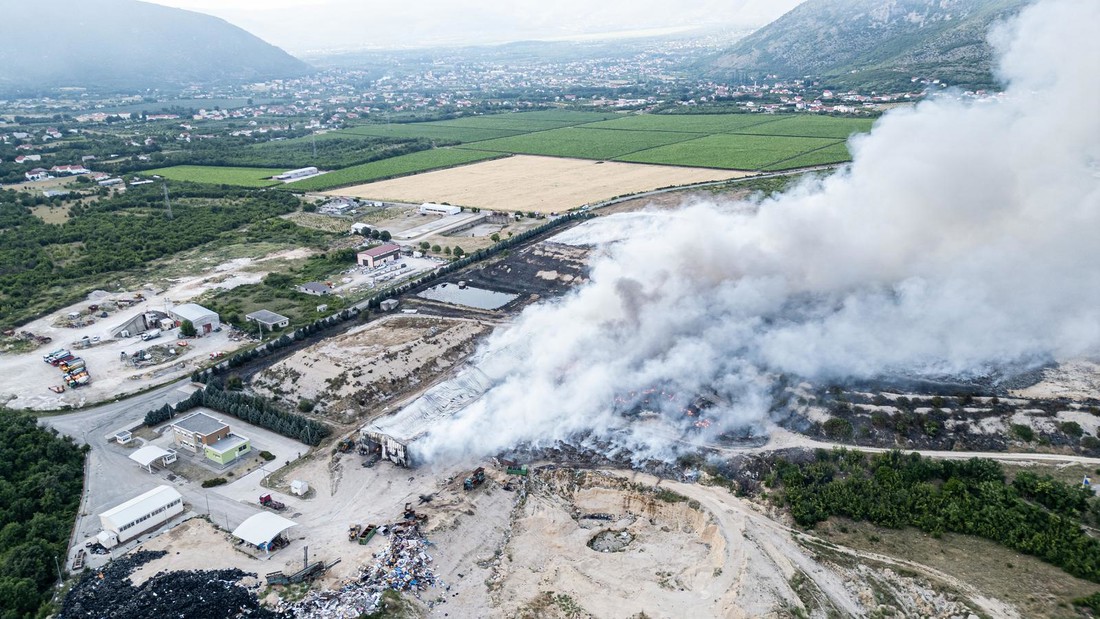 U Mostaru gori odlagalište otpada, zrak je jako zagađen. Proglašeno izvanredno stanje