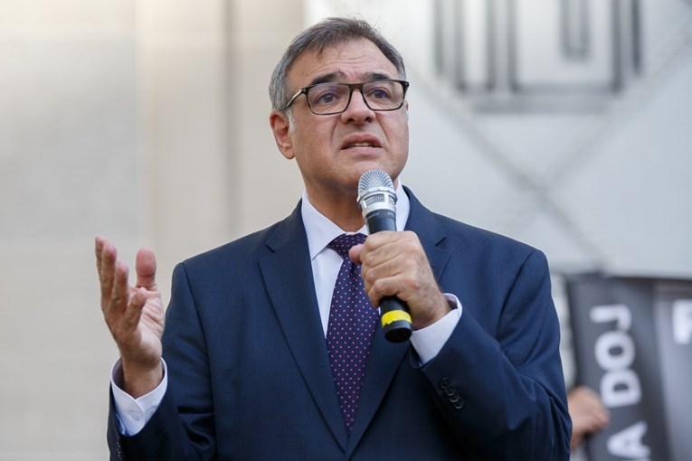 Bivši agent CIA-e otkrio kako su ga regrutirali: "Prepoznao me 'profesor' na faksu"