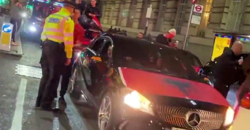 VIDEO Albanci skupim autima blokirali promet u centru Londona. Farage: Bože, pomozi