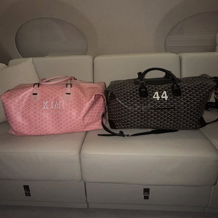 Kim Kardashian i Lewis Hamilton imaju čak i matching putne torbe