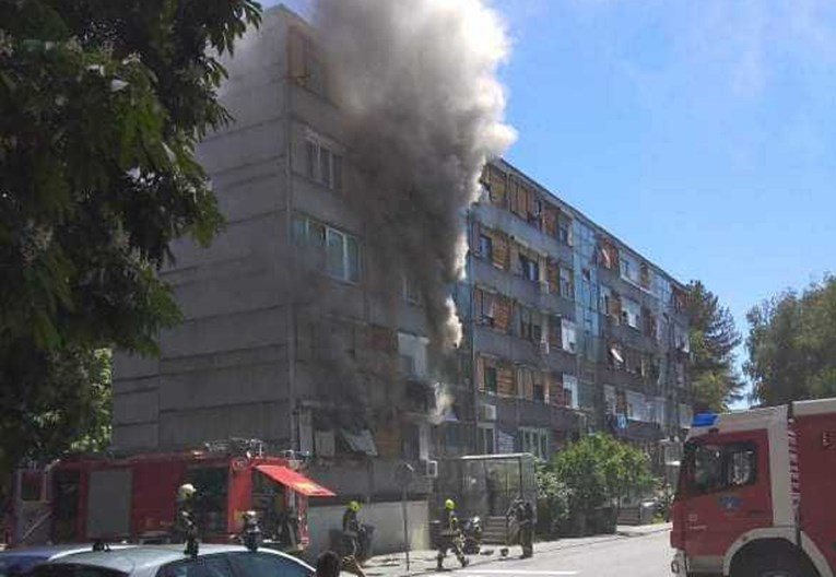 Požar u stanu u Remetinečkom gaju u Zagrebu, spašene tri osobe