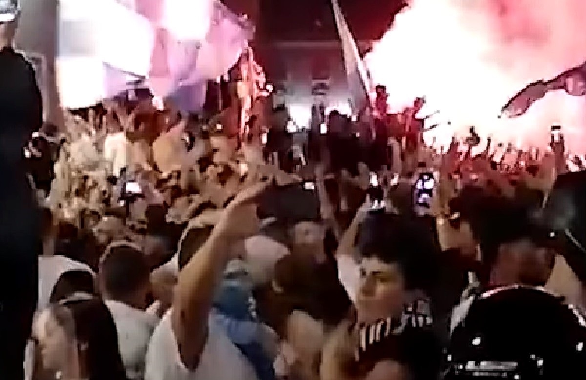 Kad Napoli osvoji kup, ljudi zaborave na koronu. Pogledajte snimke slavlja s ulica