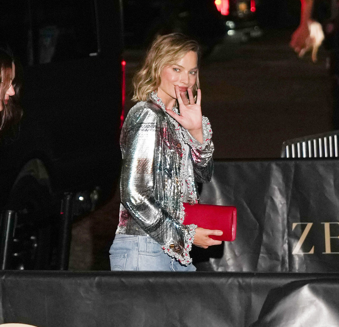 Margot Robbie pokazala kako traperice i obična majica mogu izgledati jako chic