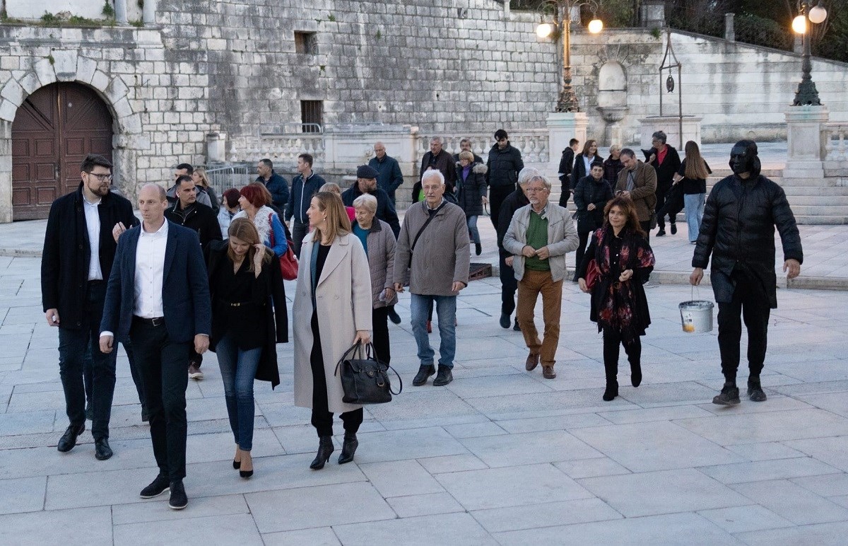 FOTO Grbin i SDP-ovci napadnuti u Zadru