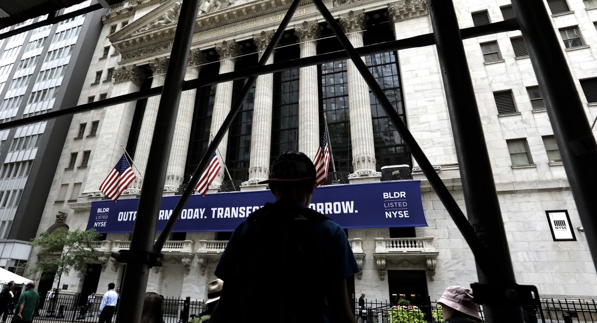 Wall Street oštro pao