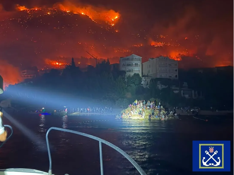 Više od 500 ljudi spas tražilo u moru. "U očima im se vidjela borba za goli život"