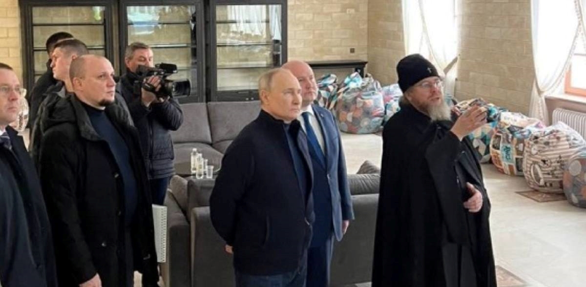 Putin iznenada posjetio Krim dan nakon što je raspisan nalog za njegovo uhićenje