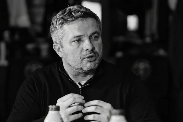 Preminuo Edin Avdić (47), legendarni bh. novinar i komentator