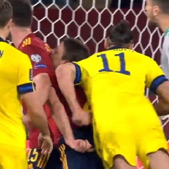 Pogledajte kako je Zlatan prljavo i grubo opalio suparnika