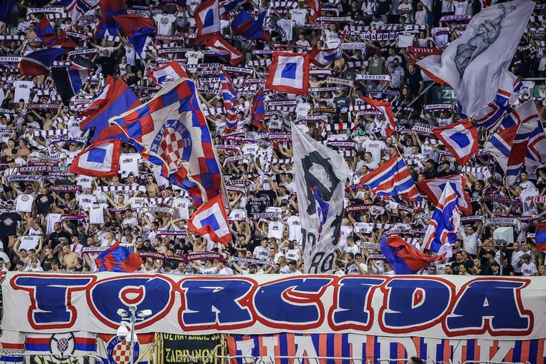 Navijači Hajduka na Fejsu: "Sramota", "Vjerojatno će promašiti i tuš u svlačionici"