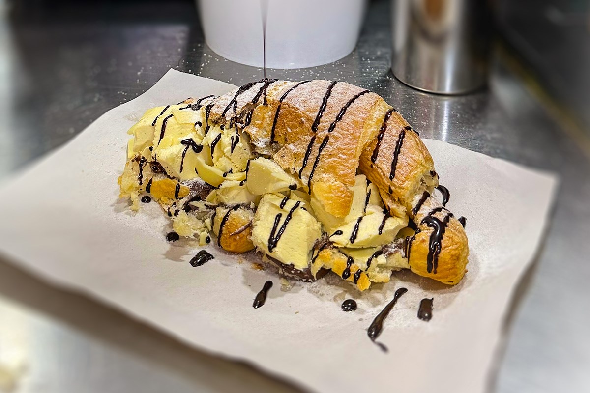 Slatka eksplozija okusa u srcu Splita. Isprobali smo kroasan s Nutellom i sladoledom