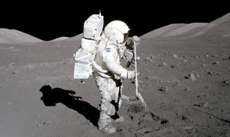 U staklenim kuglicama na Mjesecu mogle bi biti milijarde tona vode, kažu znanstvenici