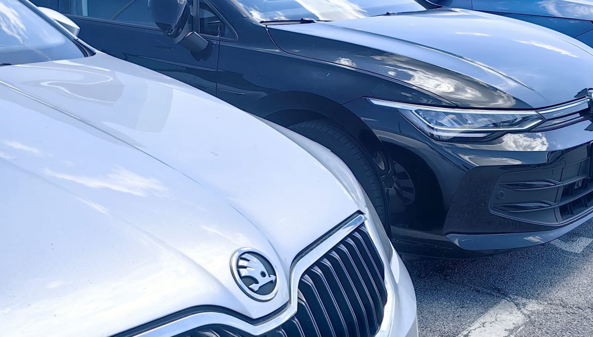 Kako boja automobila stvarno utječe na potrošnju goriva ljeti