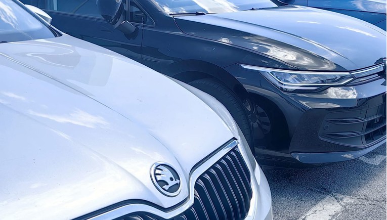 Kako boja automobila stvarno utječe na potrošnju goriva ljeti