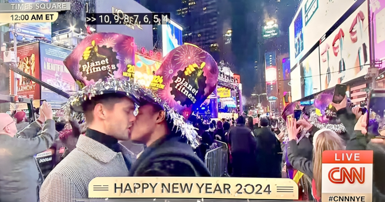 CNN je prikazao dva tipa kako se ljube u ponoć na Novu godinu i - nastala je drama