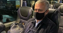 Mourinho fotkom iz busa i porukom nakon poraza od Leke razočarao igrače Tottenhama