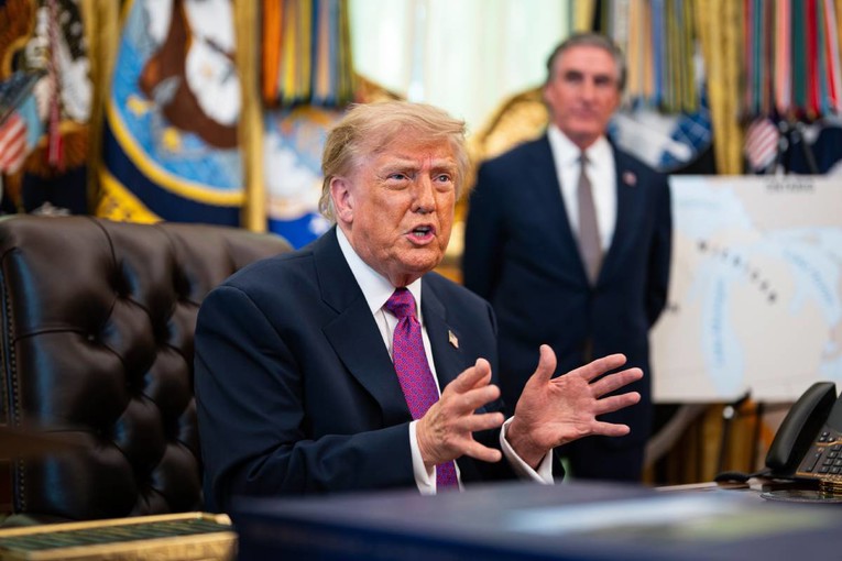 Novo istraživanje: Većina Amerikanaca protiv carina prema Kanadi i "jezera Amerika"