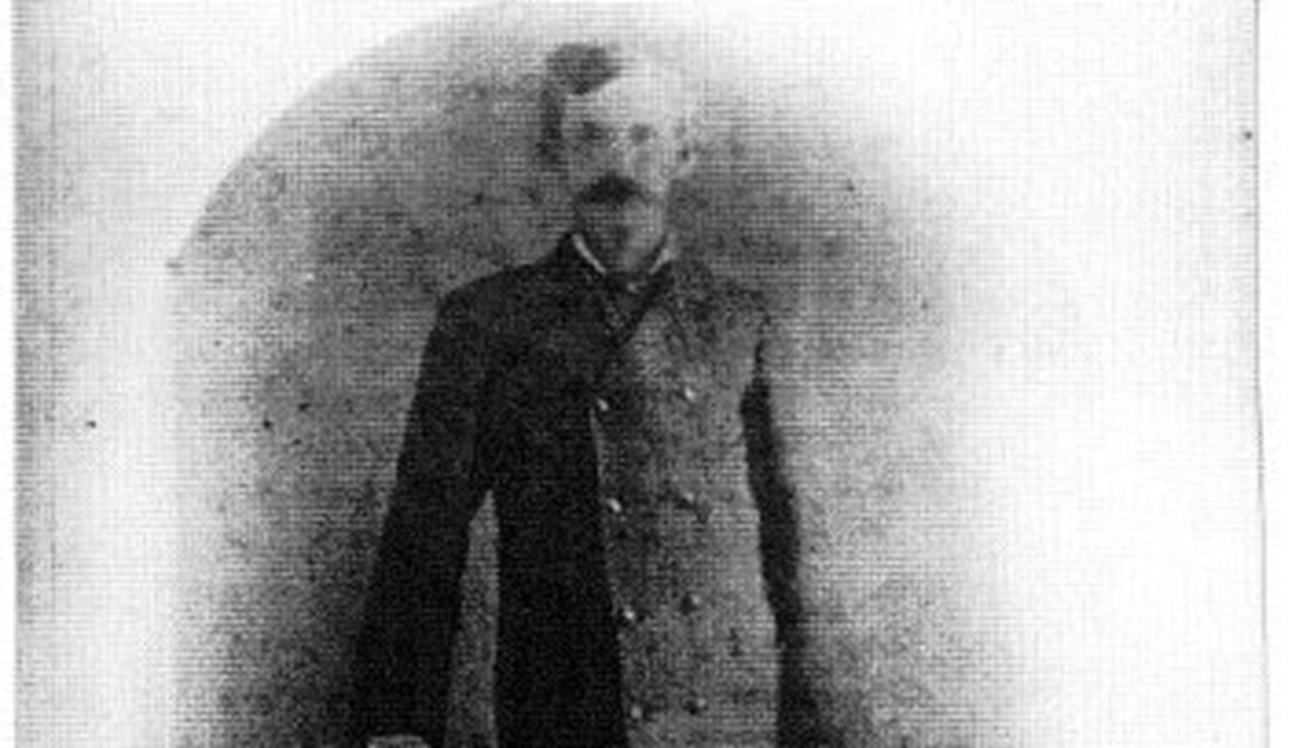 Zbog bolesti je napustio karijeru, postao je kockar i revolveraš. Mit o njemu živi