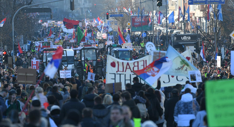 Prosvjedi prva vijest na RTS-u. Vučićeva stranka: Skandalozno, kršite sva pravila