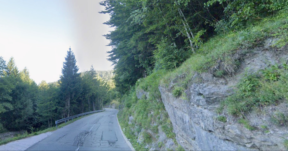 Švicarac kod Fužina motorom sletio u provaliju duboku 20 metara, teško je ozlijeđen