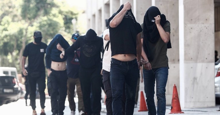 Grci redom šalju Boyse u istražni zatvor. 70 huligana izašlo pred suca, svi zatvoreni