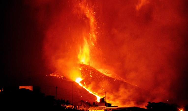Vulkanska erupcija na La Palmi, obustavljeni svi letovi