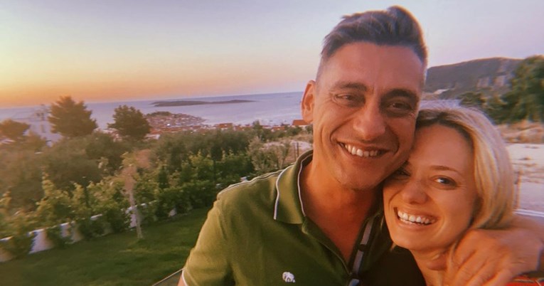 Jelena Veljača objavila romantičnu fotografiju s Vitom: "Konačno sami na kauču"